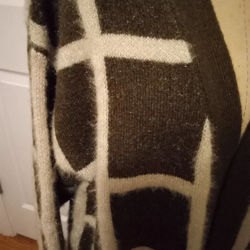 Sweater - Picture 3 of 4